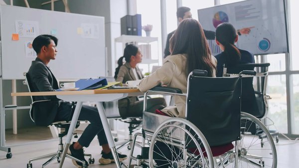 Pourquoi sensibiliser les salariés au handicap et comment y parvenir ?